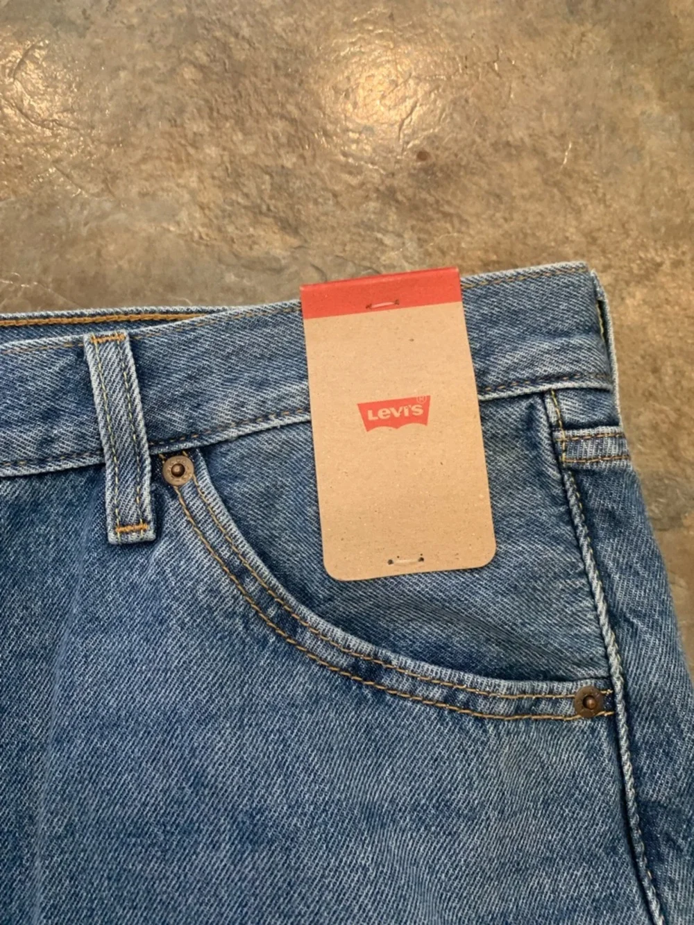 Levi’s jean skirt, size 32, NWT - Picture 4 of 4